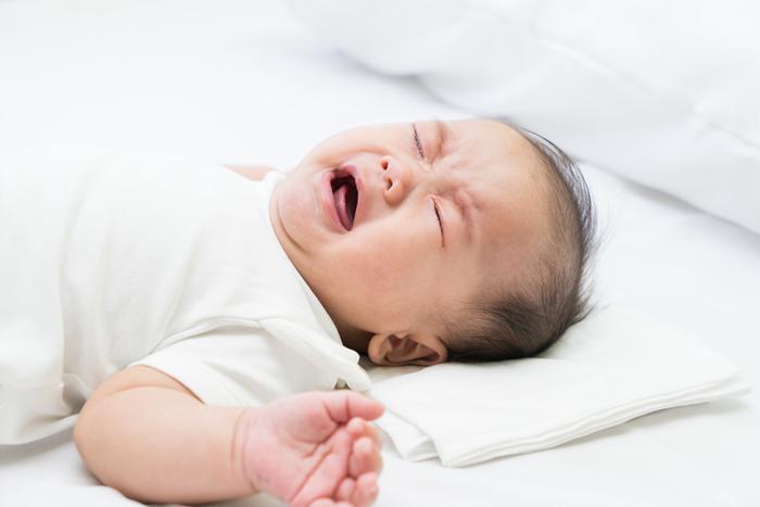 7～9個(gè)月寶寶的睡眠狀況更好了，但也可能有新的問題